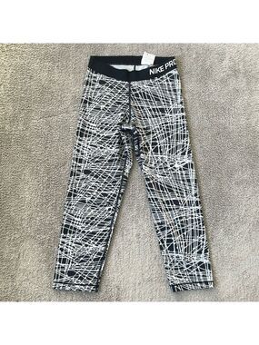 EC Nike Pro Black / Grey Cropped Leggings - Size Small